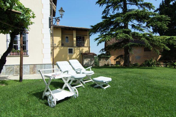 Castello Di Grillano Guest House Ovada Luaran gambar