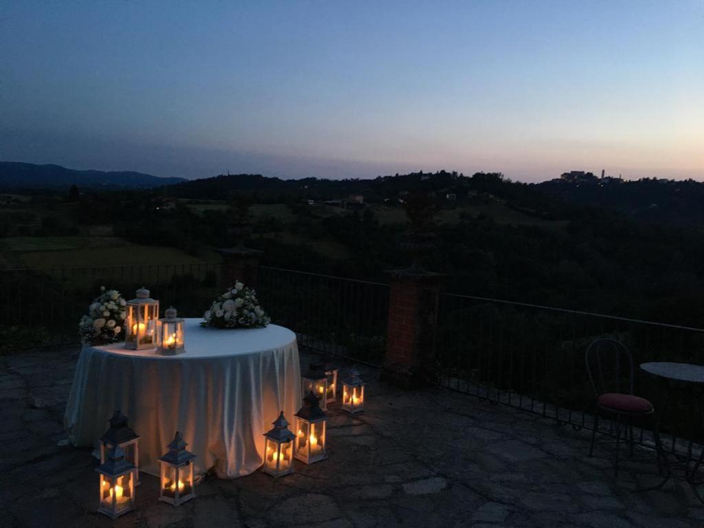 Castello Di Grillano Guest House Ovada Luaran gambar