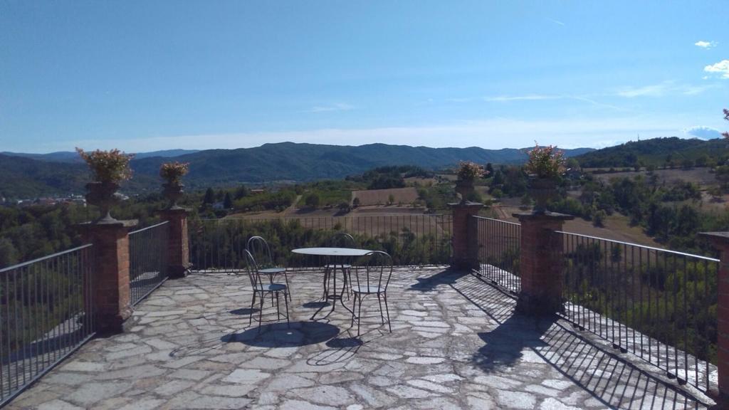 Castello Di Grillano Guest House Ovada Luaran gambar